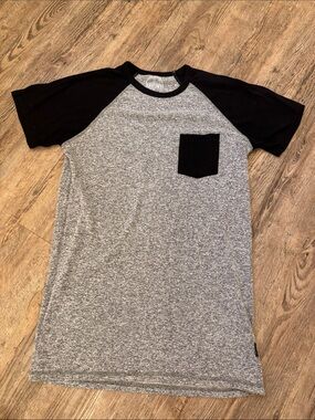 Men's Two-Tone Raglan Pocket Tee - Gray with Black DIKOTOMY brand